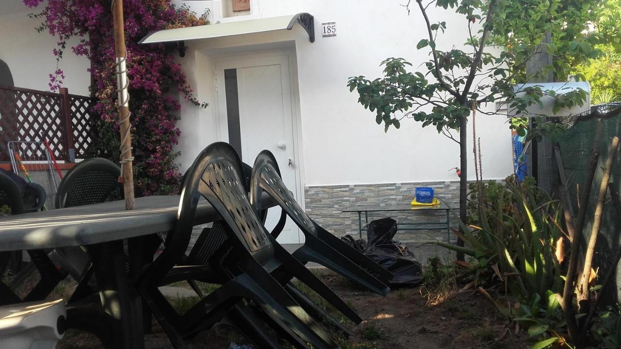 维亚雷焦Rainbow House With Garden别墅 外观 照片